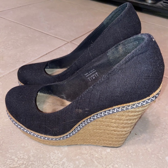 Black Wedges - Picture 3 of 12
